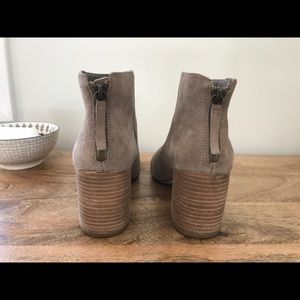 Taupe bootie with pointy toe